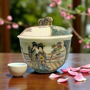 Royal Satsuma Vintage Hand Painted Geisha Lidded Bowl 7"x6" Japanese Pottery VG